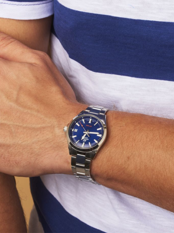 2-18 CASIO EDIFICE EFV-100D-2AVUEF