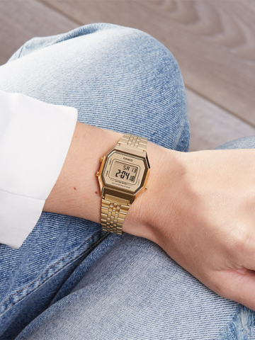 2-27 CASIO VINTAGE LA680WEGA-1