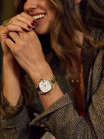 97b223.4 BULOVA CLASSIC Super Seville 97B223