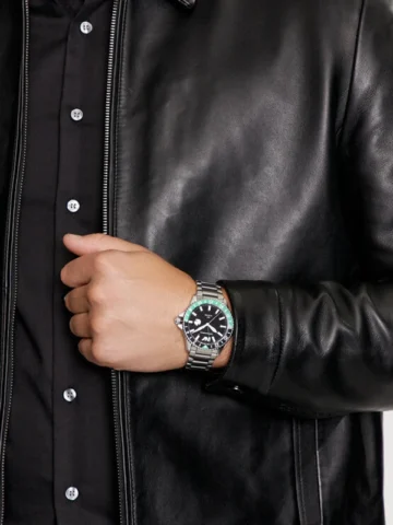 EMPORIO ARMANI WORLD EXPLORER AR11589