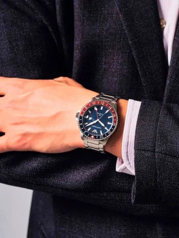 EMPORIO ARMANI WORLD EXPLORER AR11590