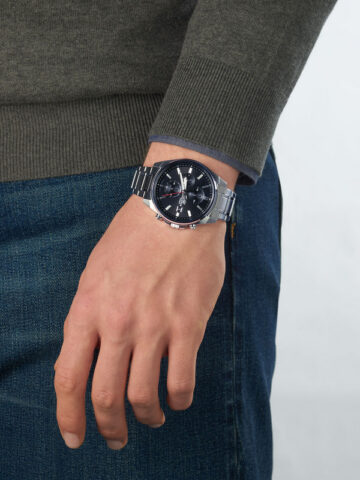 efv-610d-1avuef_or02_wristshot_web CASIO EDIFICE EFV-610D-1AVUEF