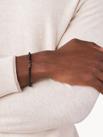 jf03841040_onmodel FOSSIL WELLNESS BROWN TIGER'S EYE BEADED BRACELET JF03841040